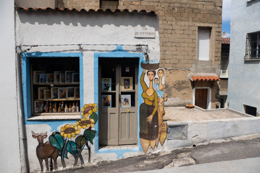 Orgosolo, un village sarde connu pour ses fresques