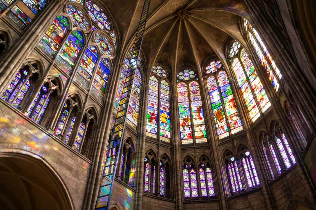 Les vitraux du coeur de la Basilique de Saint Denis