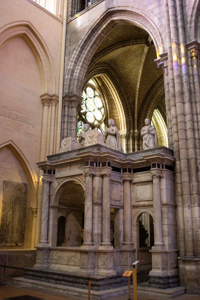 Tombe de Catherine de Médicis dans la Basilique de Saint Denis