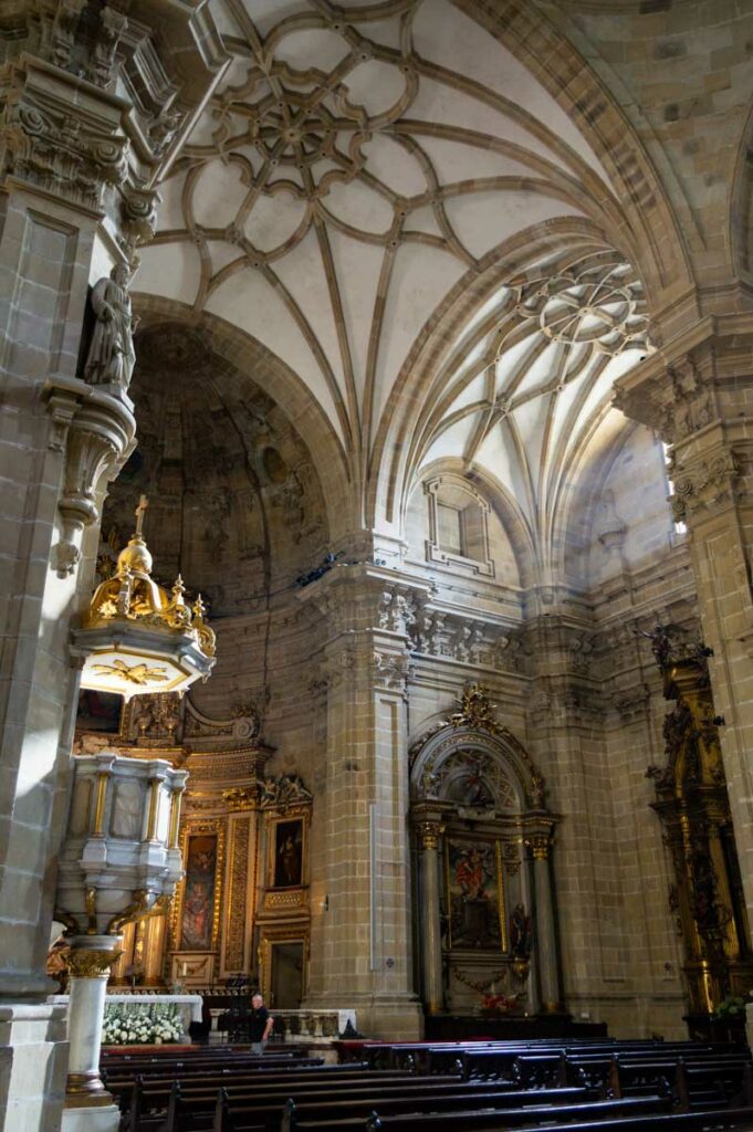 Intérieur de la Basilique Santa Maria del Coro à San Sebastian