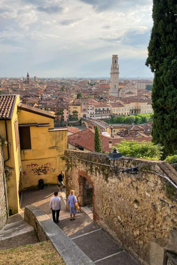 la montée au Castel San Pietro à Verone