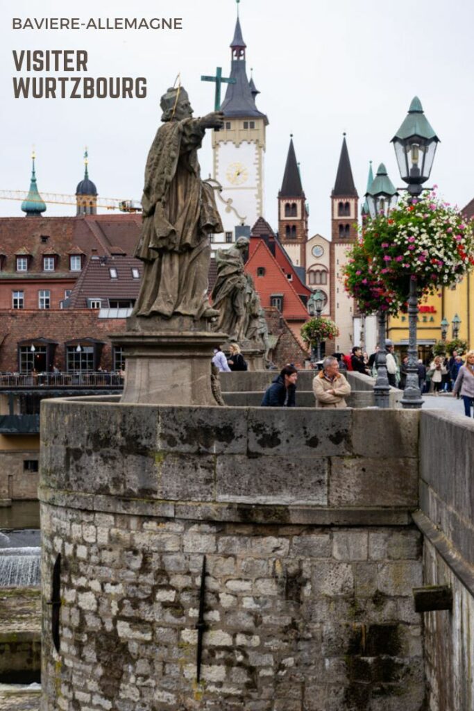 Le guide complet pour visiter la ville de Wurtzbourg dans le Nord de la Bavière en 1 journée. Découvrez la Residenz classée à l'UNESCO et admirer la ville depuis les vignobles