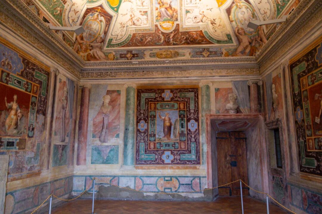les fresques à l'intérieur de la villa d'Este