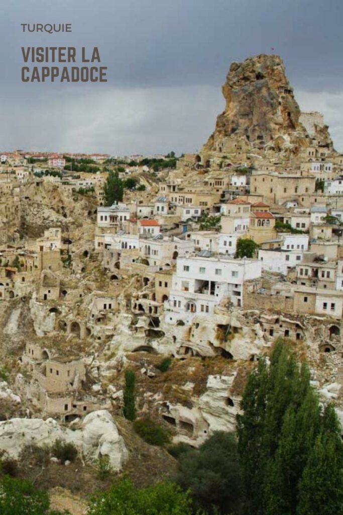 Le guide complet pour visiter la Cappadoce, l'une des plus belles régions de Turquie centrale : villes et châteaux troglodytes, formations géologiques stupéfiantes...