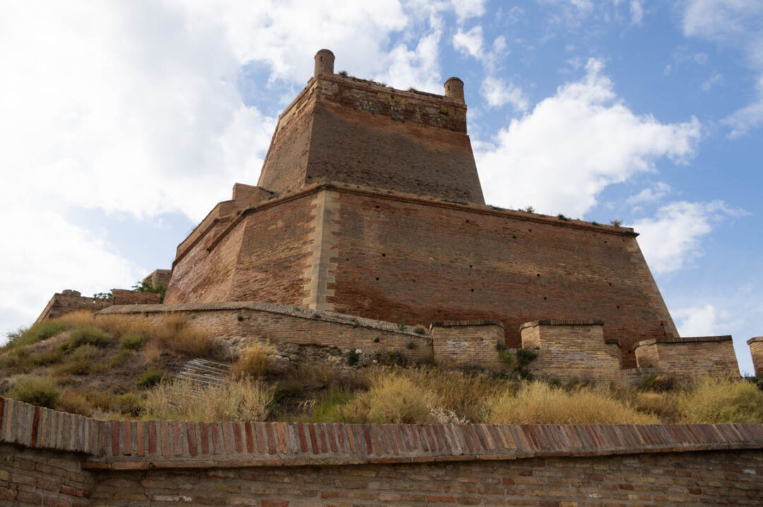Le château de Monzon en Aragon