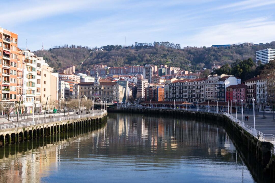 la promenade du Ria Nervion à Bilbao