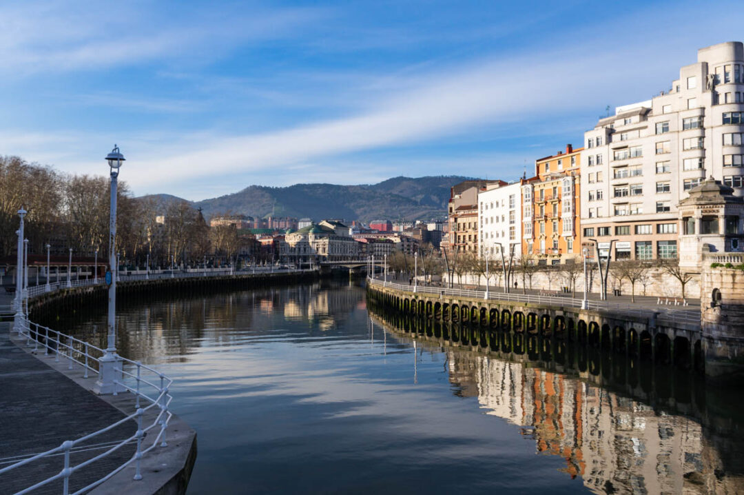 la riviere Nervion à Bilbao