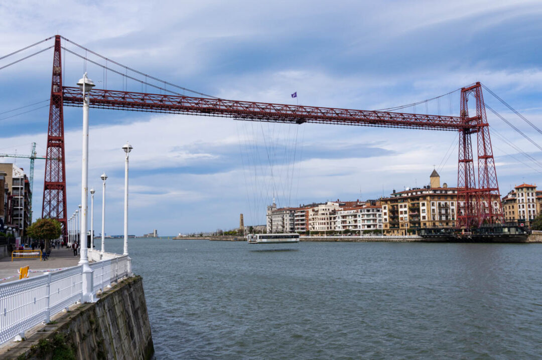 le pont bizkaia à Portugalete