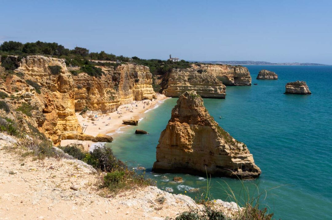 les falaises ocres de l'Algarve