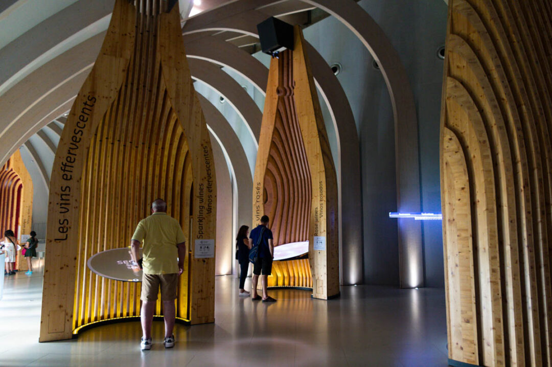 visite de l'exposition permanente de la cité du vin