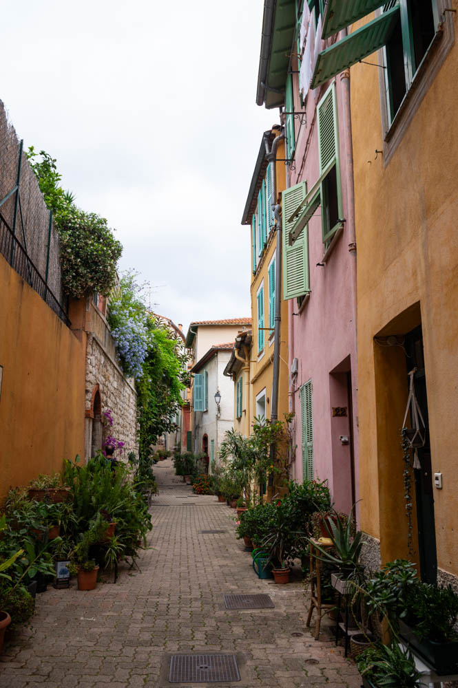 balade dans les ruelles colorées de Villefranche-sur-Mer