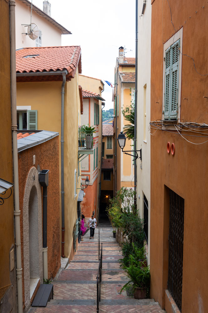 les ruelles étroites du centre médiéval de Villefranche-sur-Mer