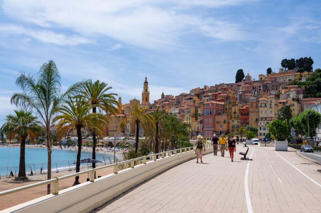 balade le long du front de mer de Menton