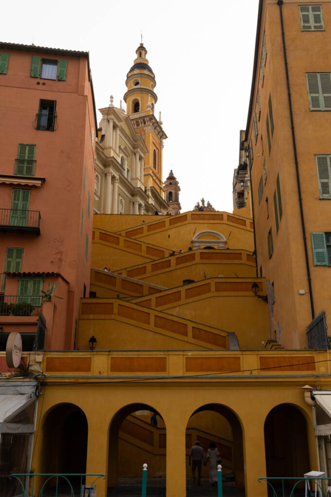 les escaliers monumentaux de Menton