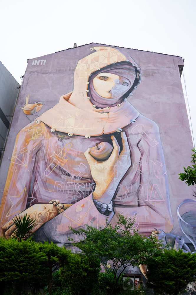 Fresque street art par Inti dans le quartier de Kadikoy à Istanbul