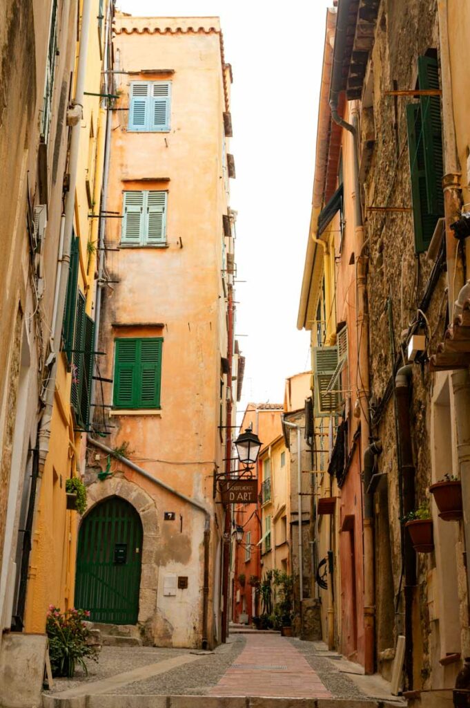 les ruelles piétonnes du Vieux Menton