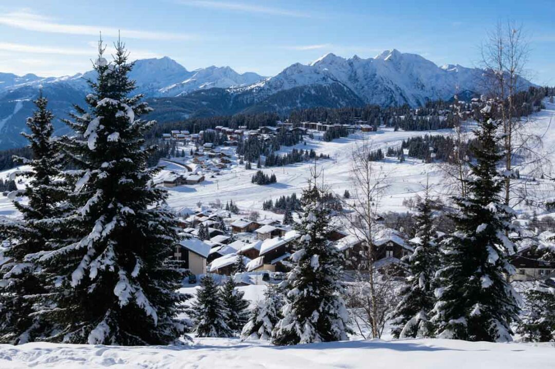 randonnée panoramique des Cretes au Saisies, vue sur la Station