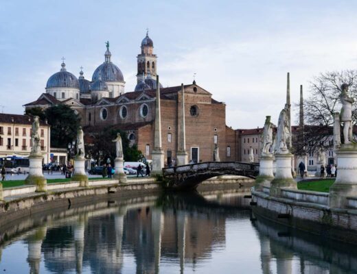 Padoue : la basilique vue depuis le Prato delle Valle