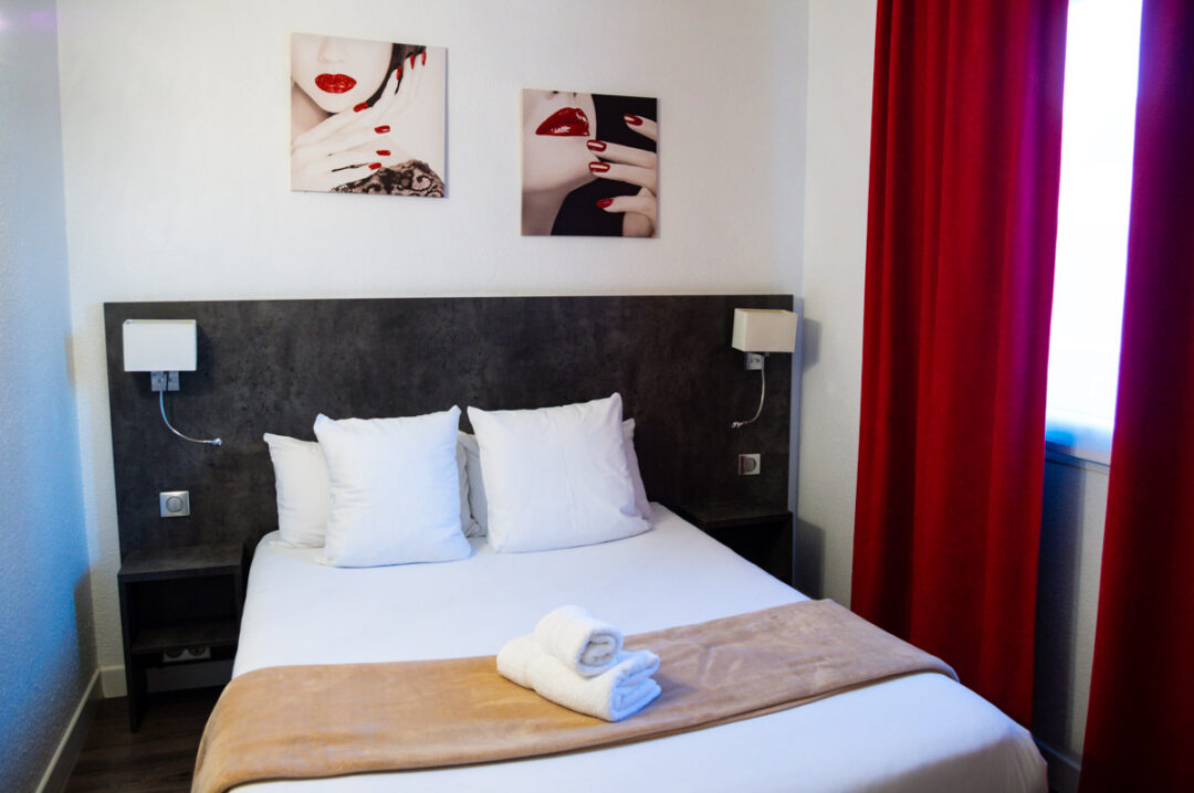Chambre hotel l'évidence à Neufchateau