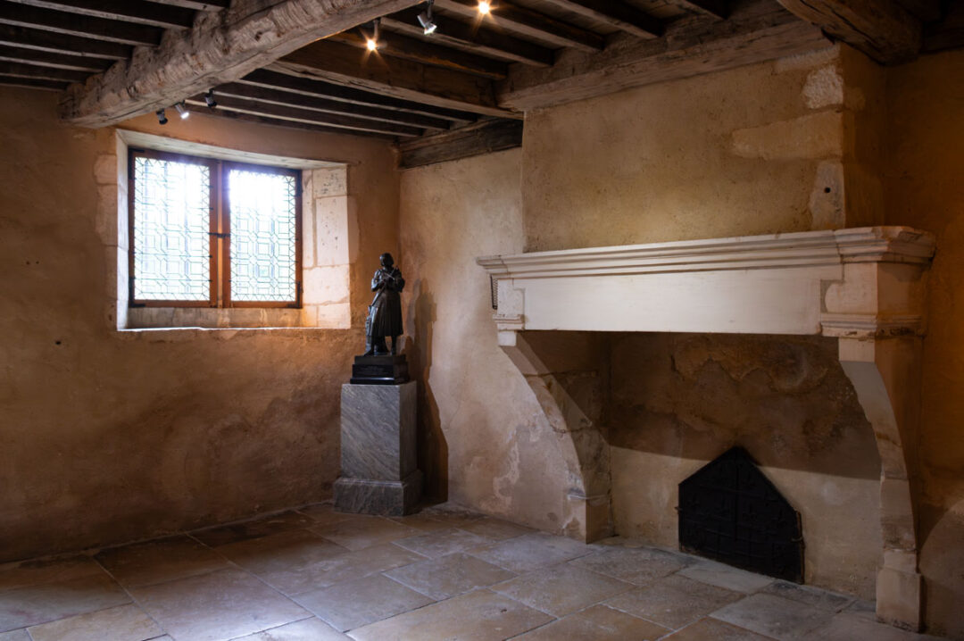 visite de l'intérieur de la maison natale de Jeanne d'Arc