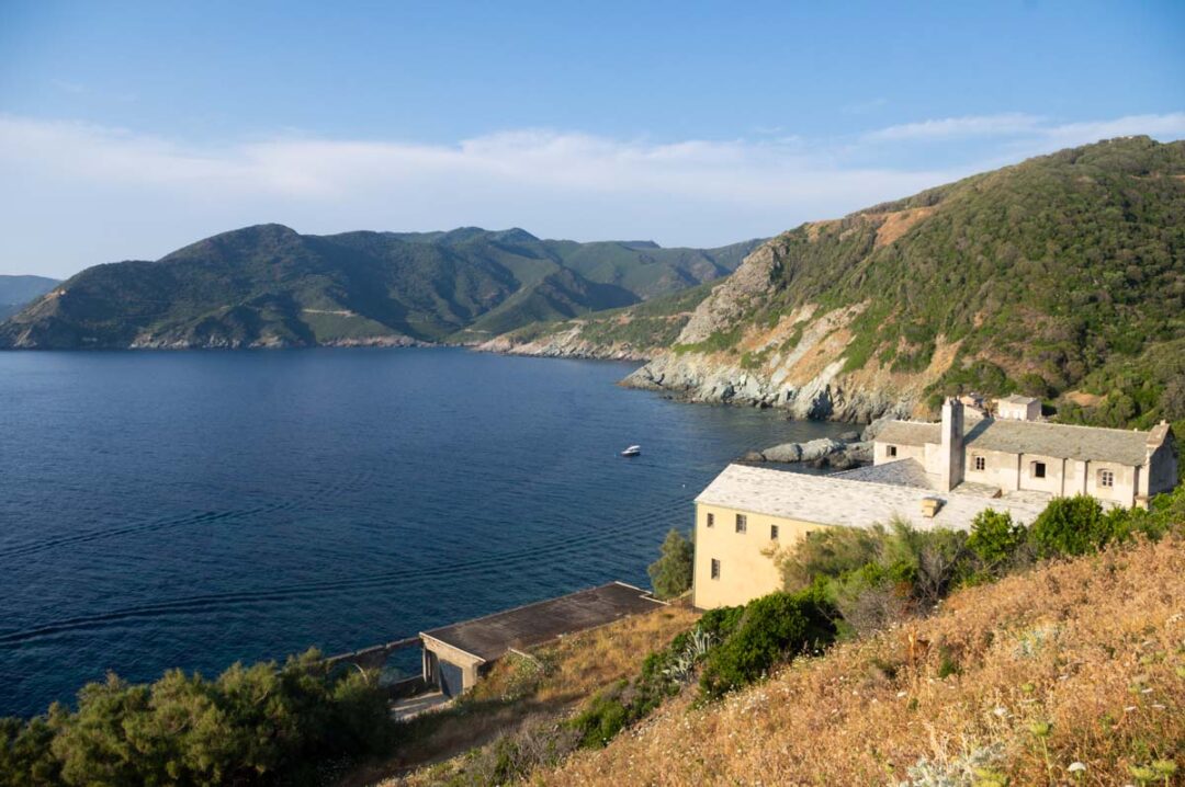 autour de la Marine de Pino