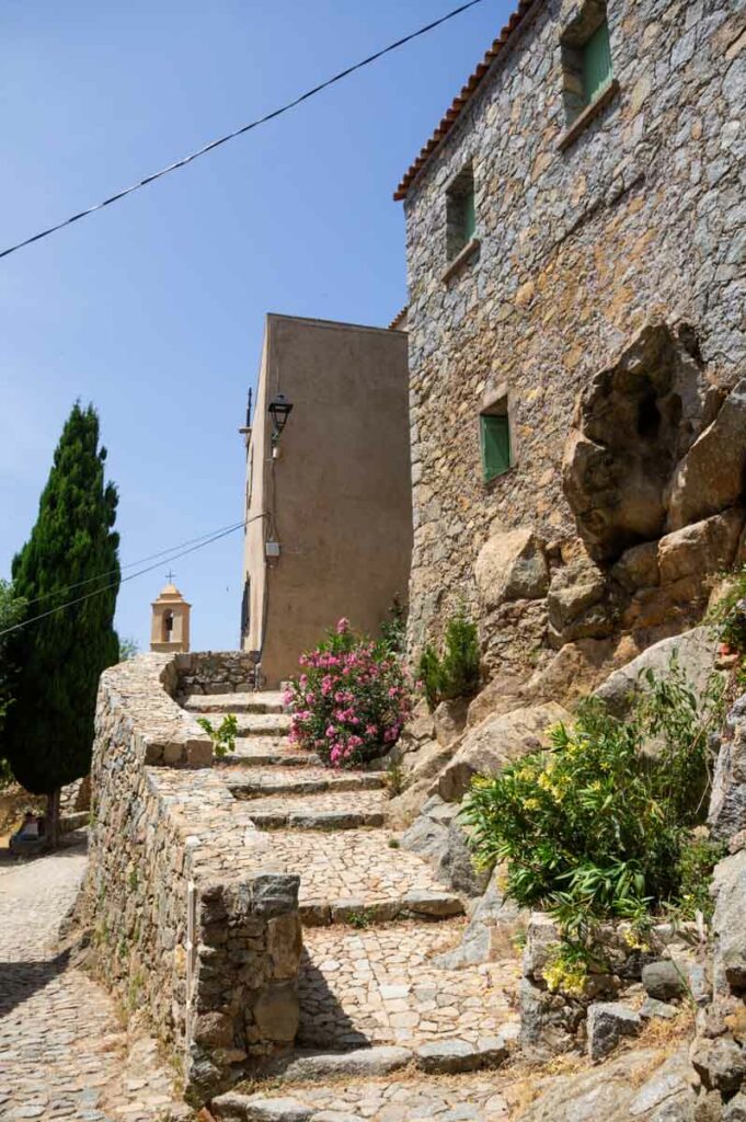 Visite de Sant'Antonino, l'un des plus beaux villages de France