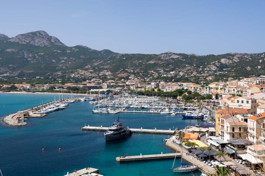 Vue sur Calvi depuis la citadelle
