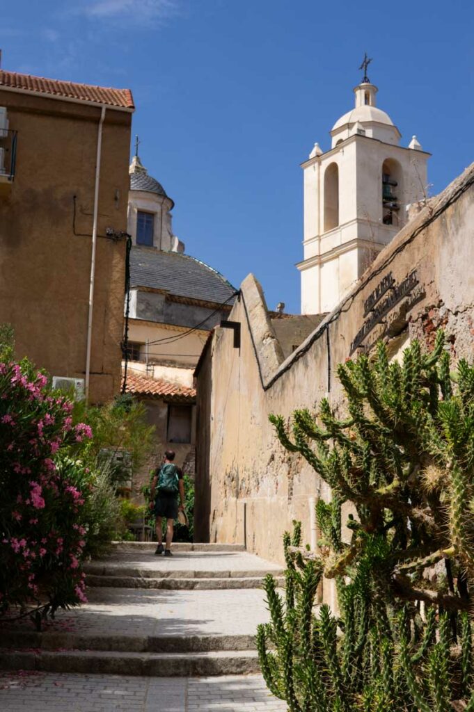 balade dans les ruelles de Calvi