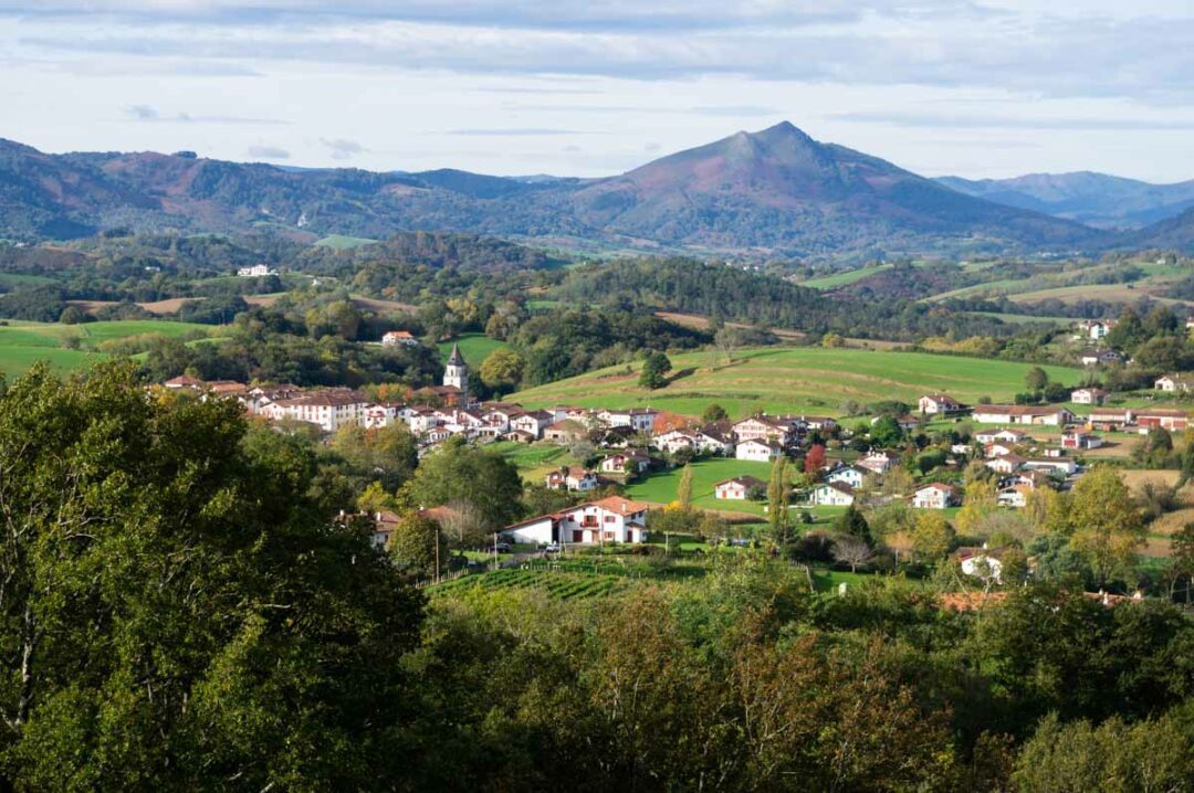 panorama sur Ainhoa et la Rhune
