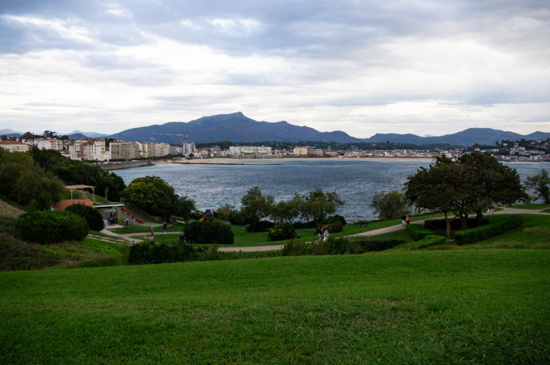 la baie de Saint Jean de Luz vue depuis la colline de Sainte Barbe