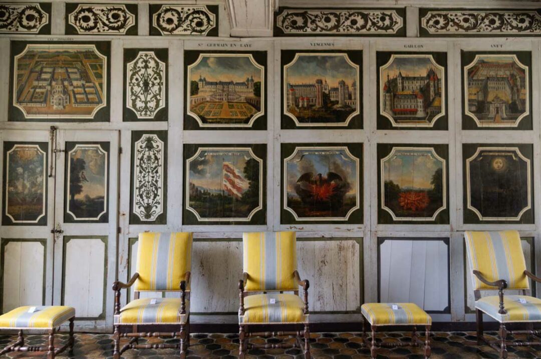 visite de l'intérieur du château de Bussy Rabutin en Bourgogne