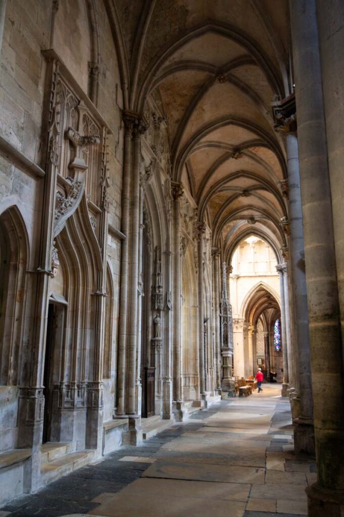 Eglise gothique de Semur en Auxois 