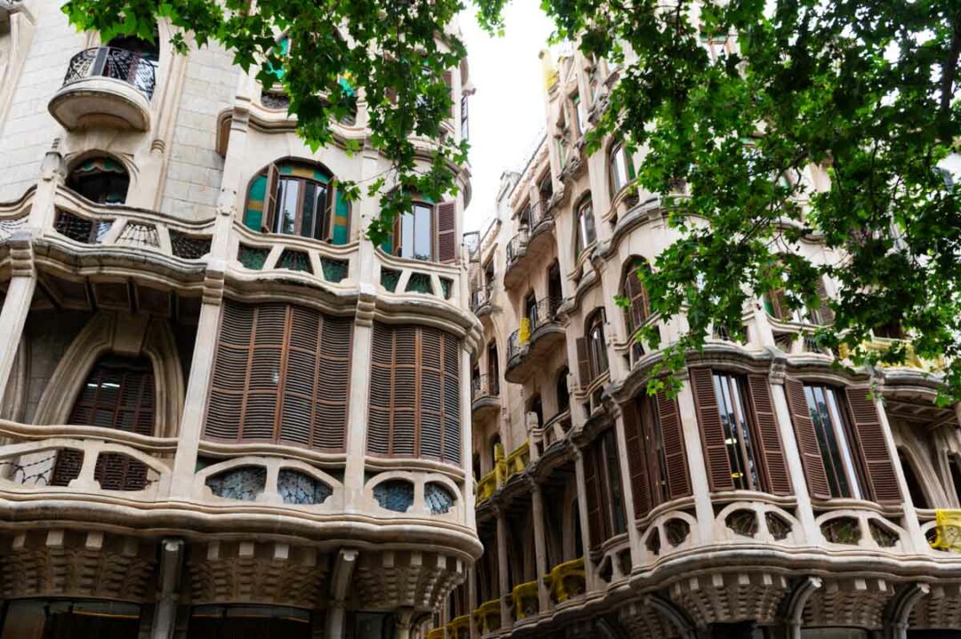 les immeubles moderniste de la Placa del Mercat