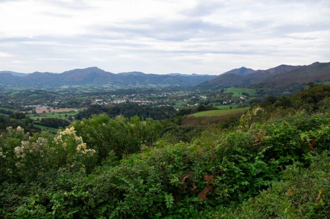 Panorama sur le village de Sare au Pays-Basque