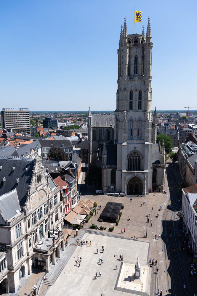 vue sur l'église Saint Bavon depuis le Beffroi de Gand