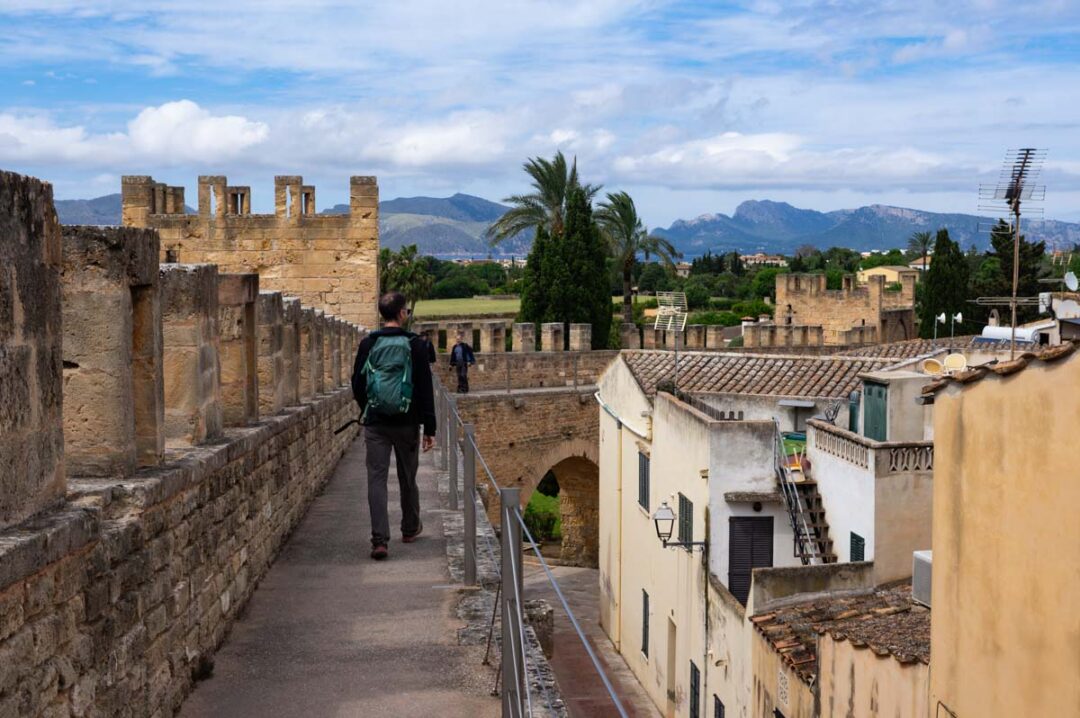 Balade sur les remparts d'Alcudia