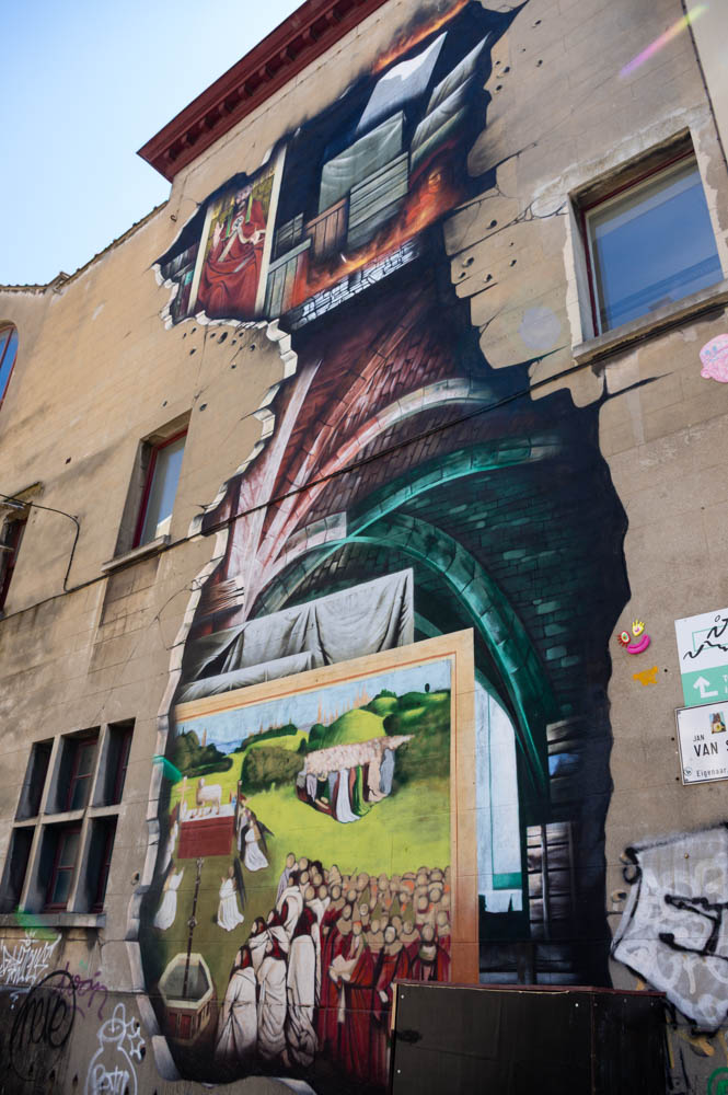 Street Art Agneau mystique à Gand