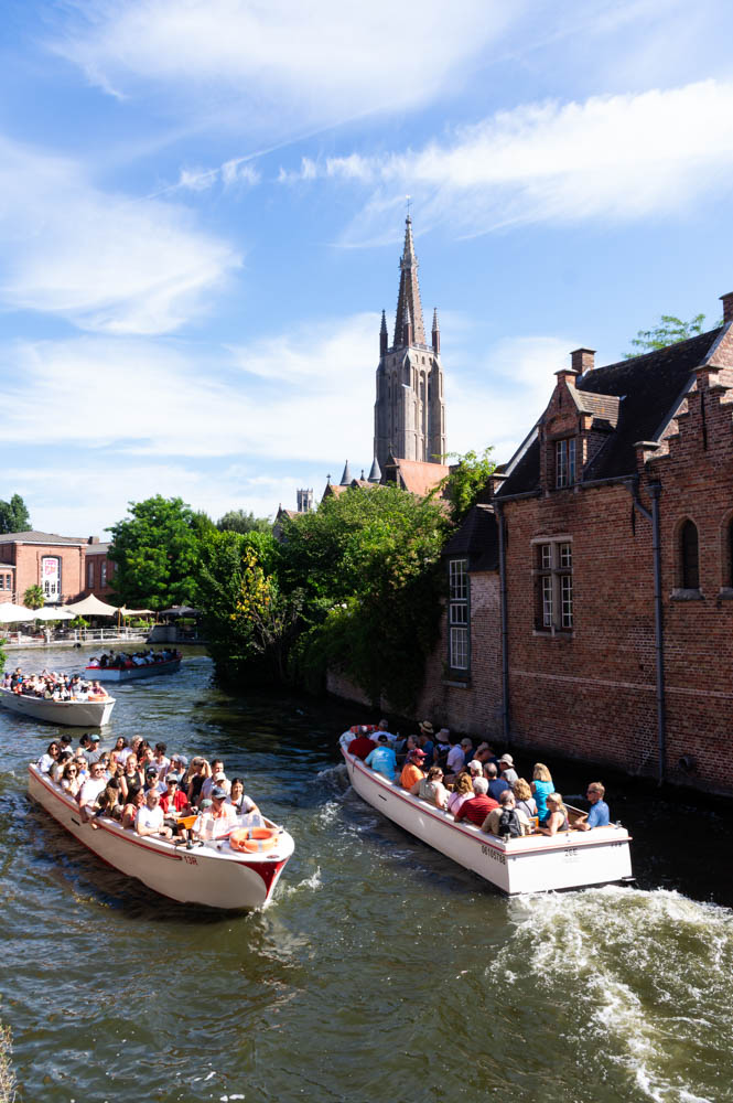 balade en barque sur les canaux de Bruges