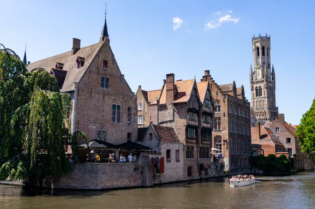 Panorama sur les canaux de Bruges et le Beffroi