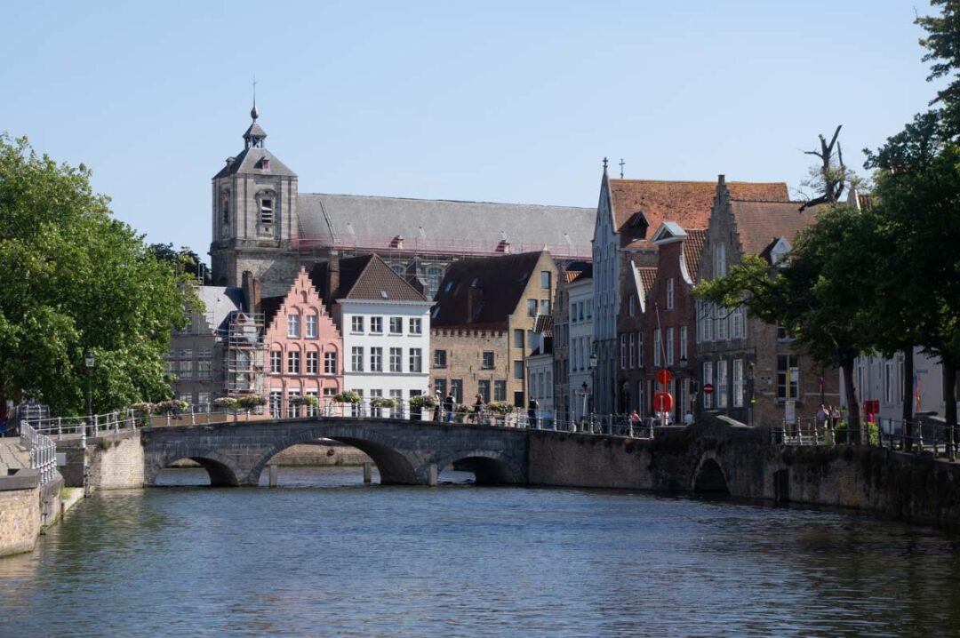 balade le long des canaux de Bruges