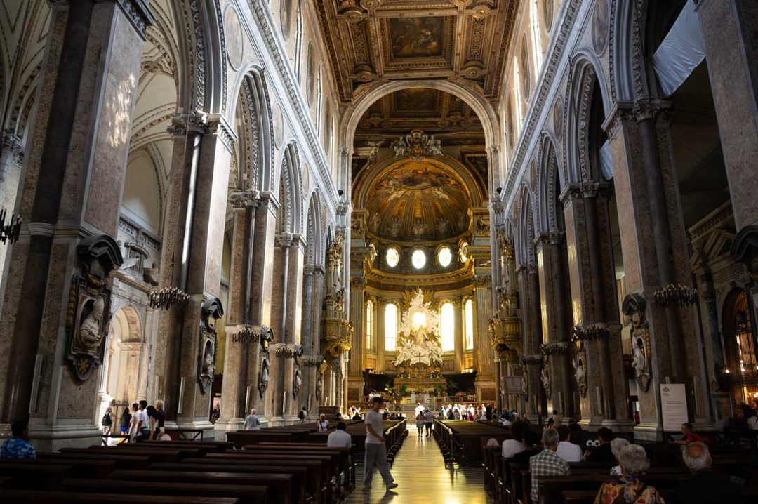 Nef du Duomo de Naples