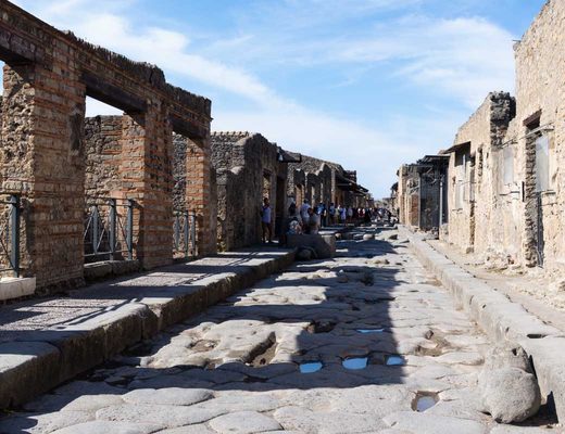 la Rue de l'Abondance à Pompei