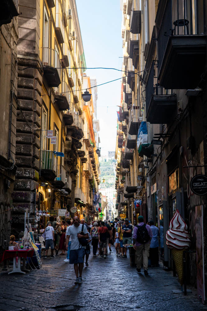 les ruelles piétonnes de Spaccanapoli